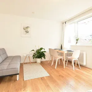 peaceful-studio-apartment-near-center.innsbruckaustriahotels.com/